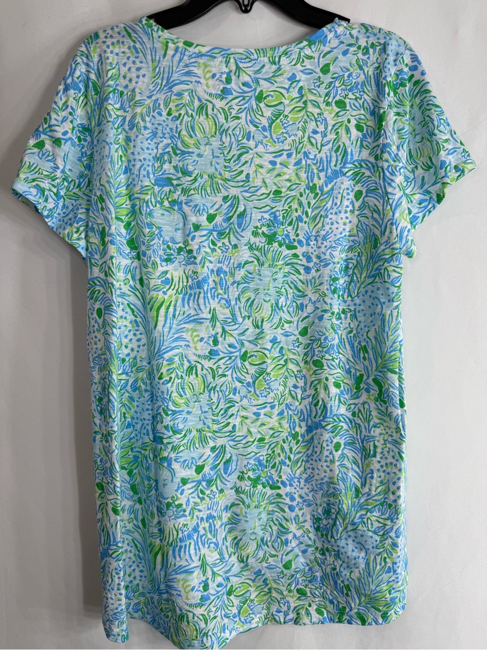 NWT Lilly Pulitzer Etta V-Neck Tee Dandy Lions Hydra Blue, size M - Picture 8 of 8